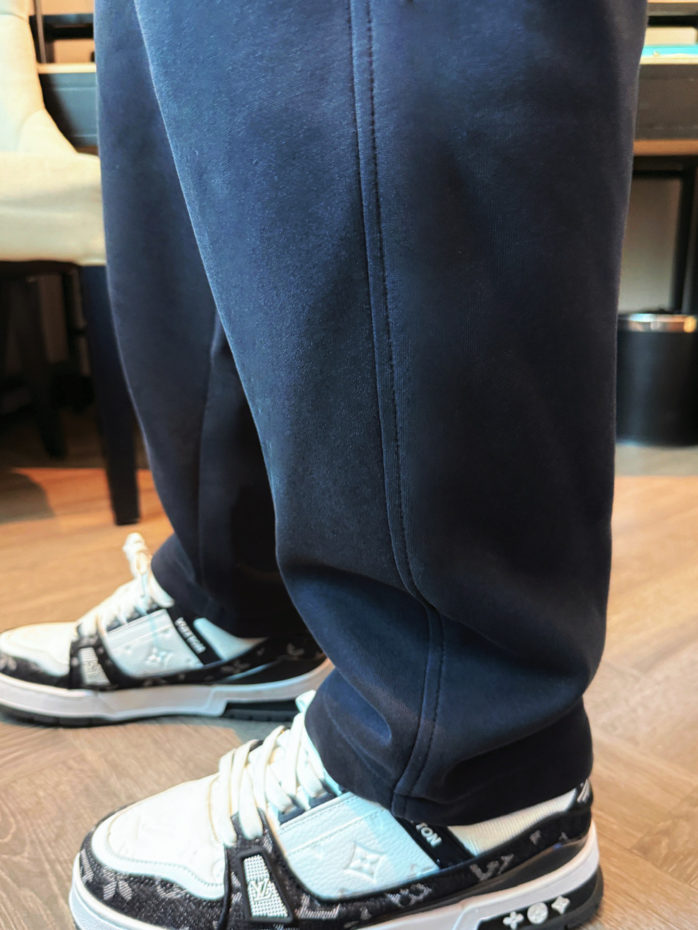 大王 顶级货品🐮 🆕2025秋冬新款休闲裤！官网同步发售。品牌经典LOGO休闲裤 ，定制面料，舒适度极好