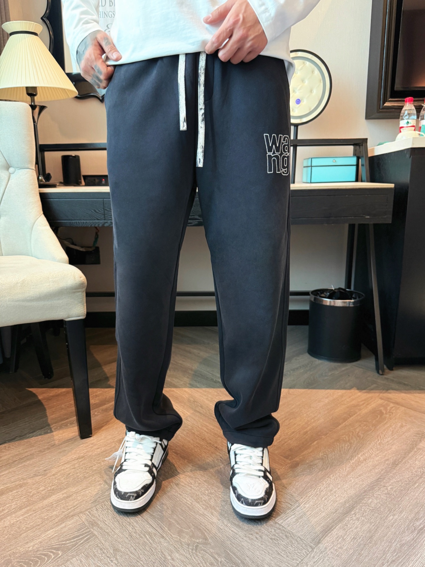 大王 顶级货品🐮 🆕2025秋冬新款休闲裤！官网同步发售。品牌经典LOGO休闲裤 ，定制面料，舒适度极好