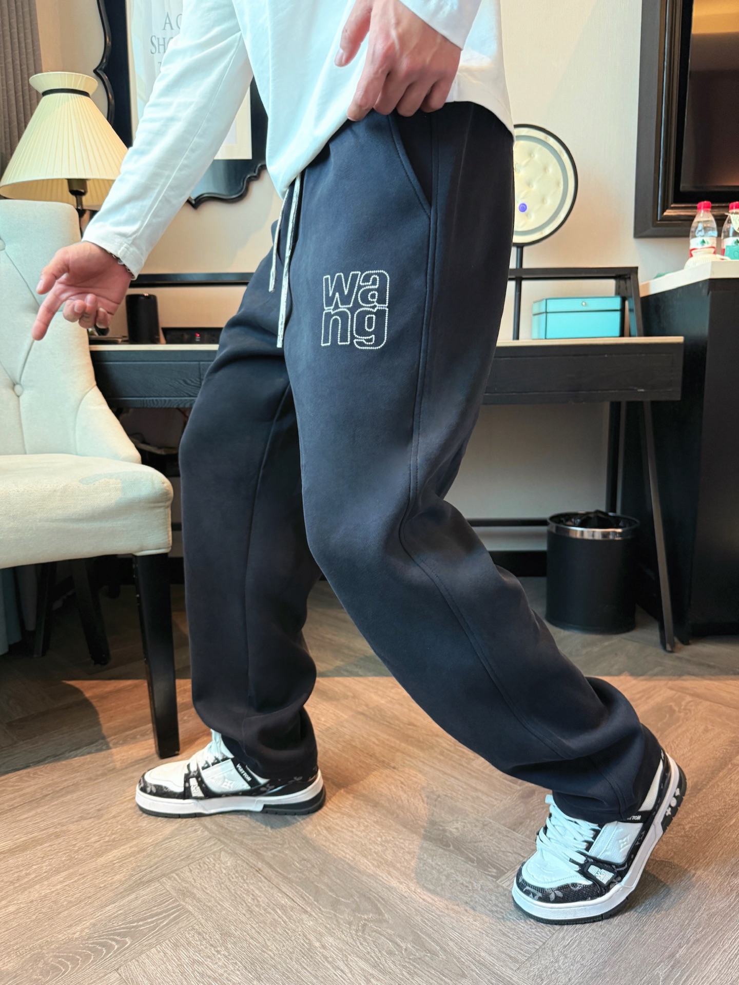 大王 顶级货品🐮 🆕2025秋冬新款休闲裤！官网同步发售。品牌经典LOGO休闲裤 ，定制面料，舒适度极好