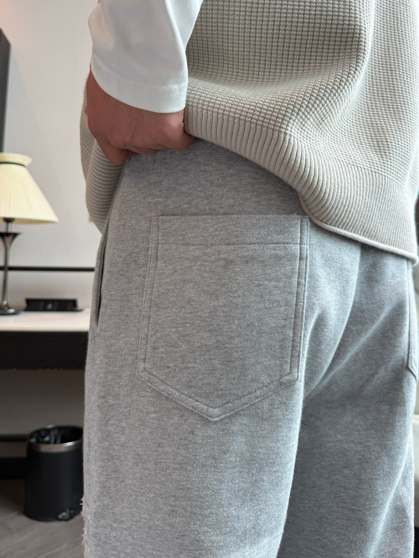 LV 顶级货品🐮 🆕2025秋冬新款休闲裤！官网同步发售。品牌经典LOGO休闲裤 ，定制面料，舒适度极好