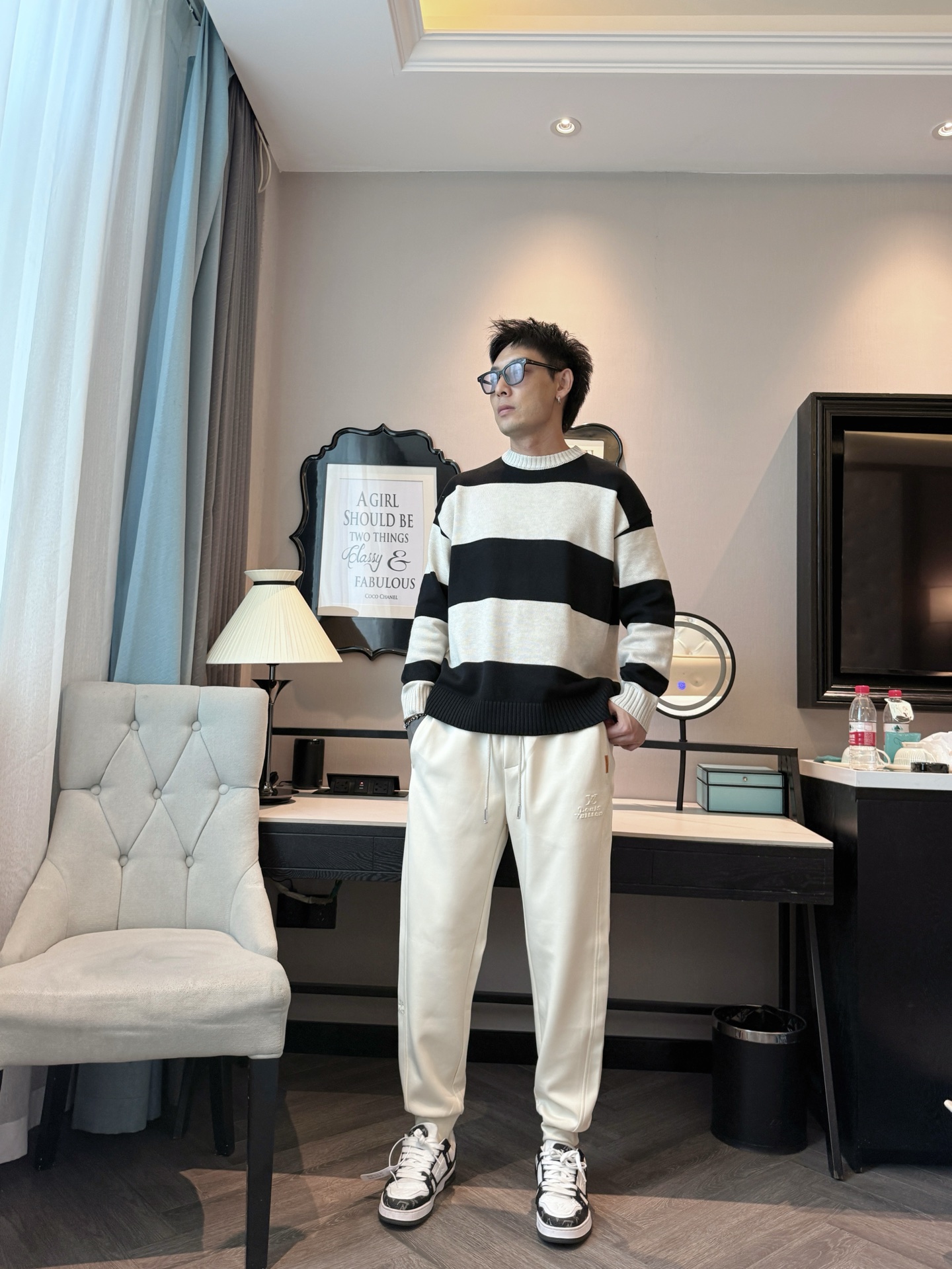 LV 顶级货品🐮 🆕2025秋冬新款休闲裤！官网同步发售。品牌经典LOGO休闲裤 ，定制面料，舒适度极好