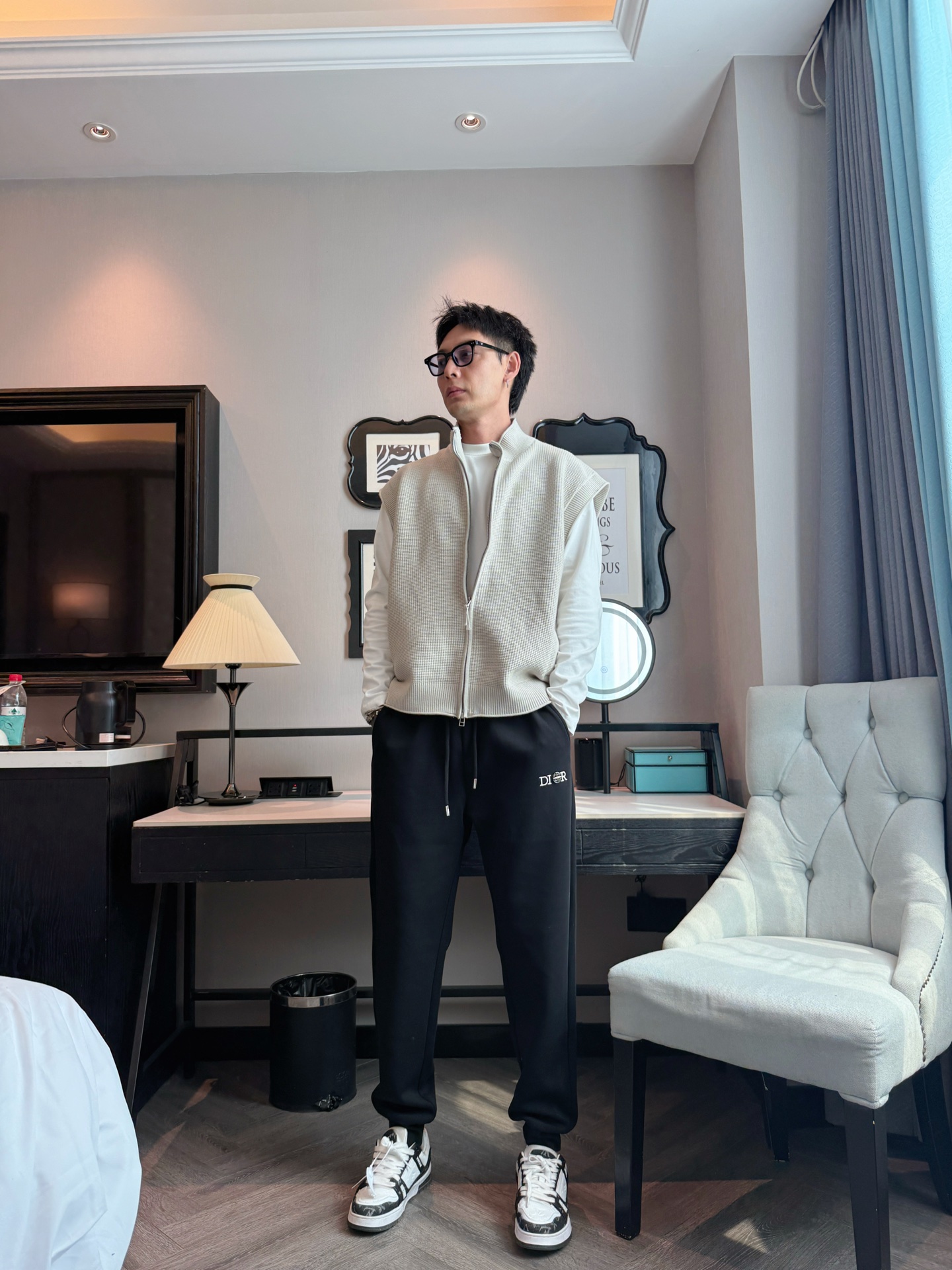 迪奥 顶级货品🐮 🆕2025秋冬新款休闲裤！官网同步发售。品牌经典LOGO休闲裤 ，定制面料，舒适度极好