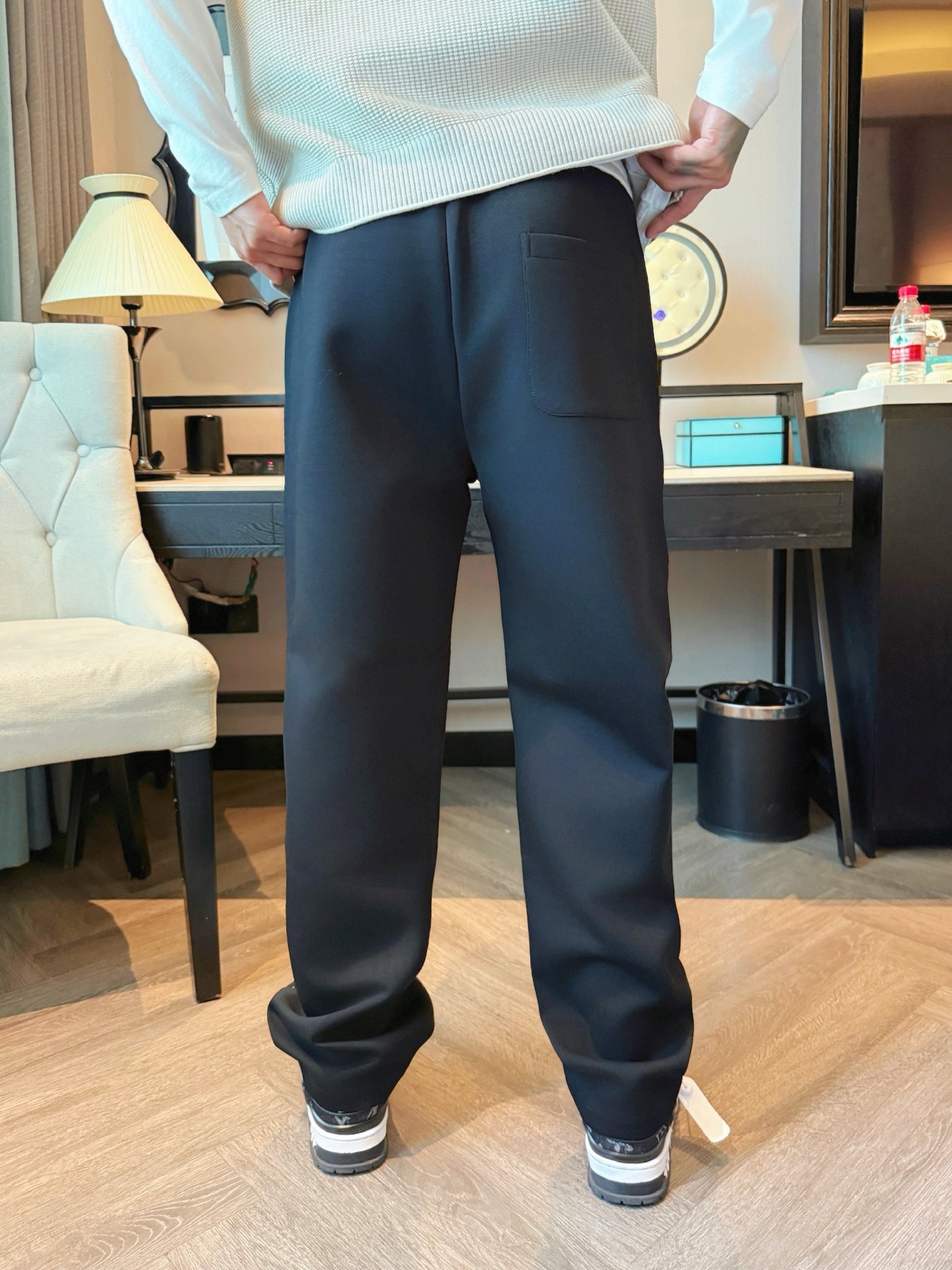 alo 顶级货品🐮 🆕2025秋冬新款休闲裤！官网同步发售。品牌经典LOGO休闲裤 ，定制面料，舒适度极