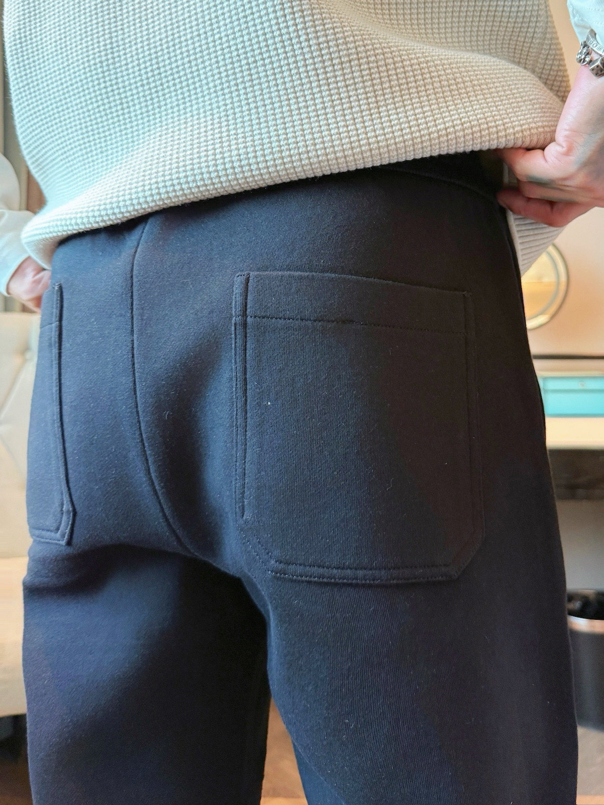 LV 顶级货品🐮 🆕2025秋冬新款休闲裤！官网同步发售。品牌经典LOGO休闲裤 ，定制面料，舒适度极好