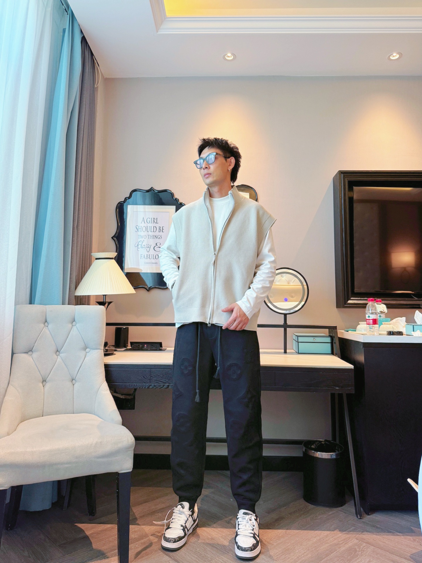 LV 顶级货品🐮 🆕2025秋冬新款休闲裤！官网同步发售。品牌经典LOGO休闲裤 ，定制面料，舒适度极好