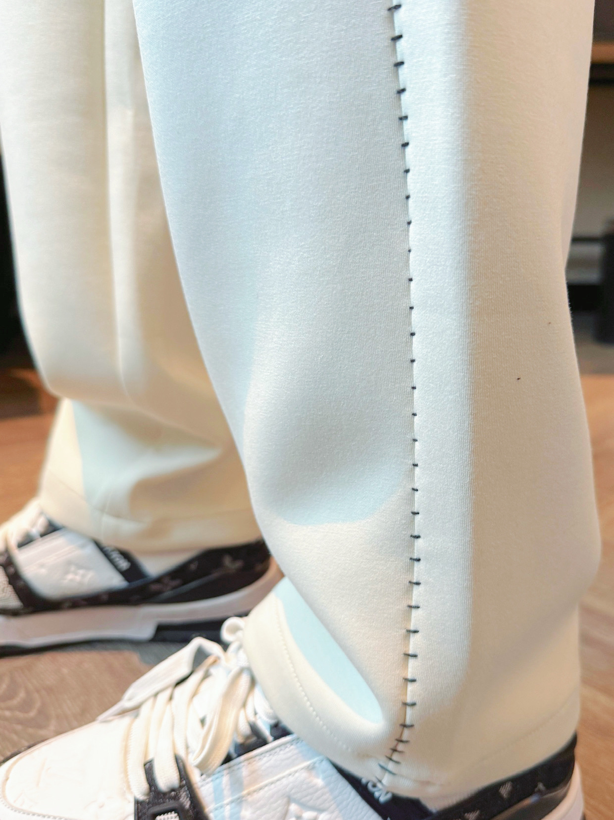 alo 顶级货品🐮 🆕2025秋冬新款休闲裤！官网同步发售。品牌经典LOGO休闲裤 ，定制面料，舒适度极