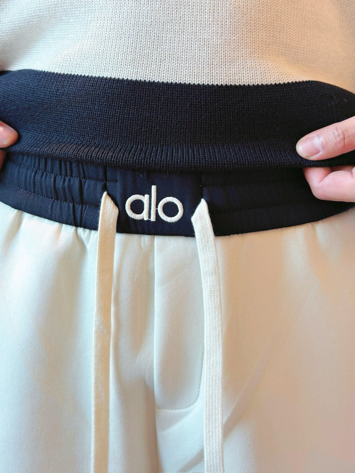 alo 顶级货品🐮 🆕2025秋冬新款休闲裤！官网同步发售。品牌经典LOGO休闲裤 ，定制面料，舒适度极