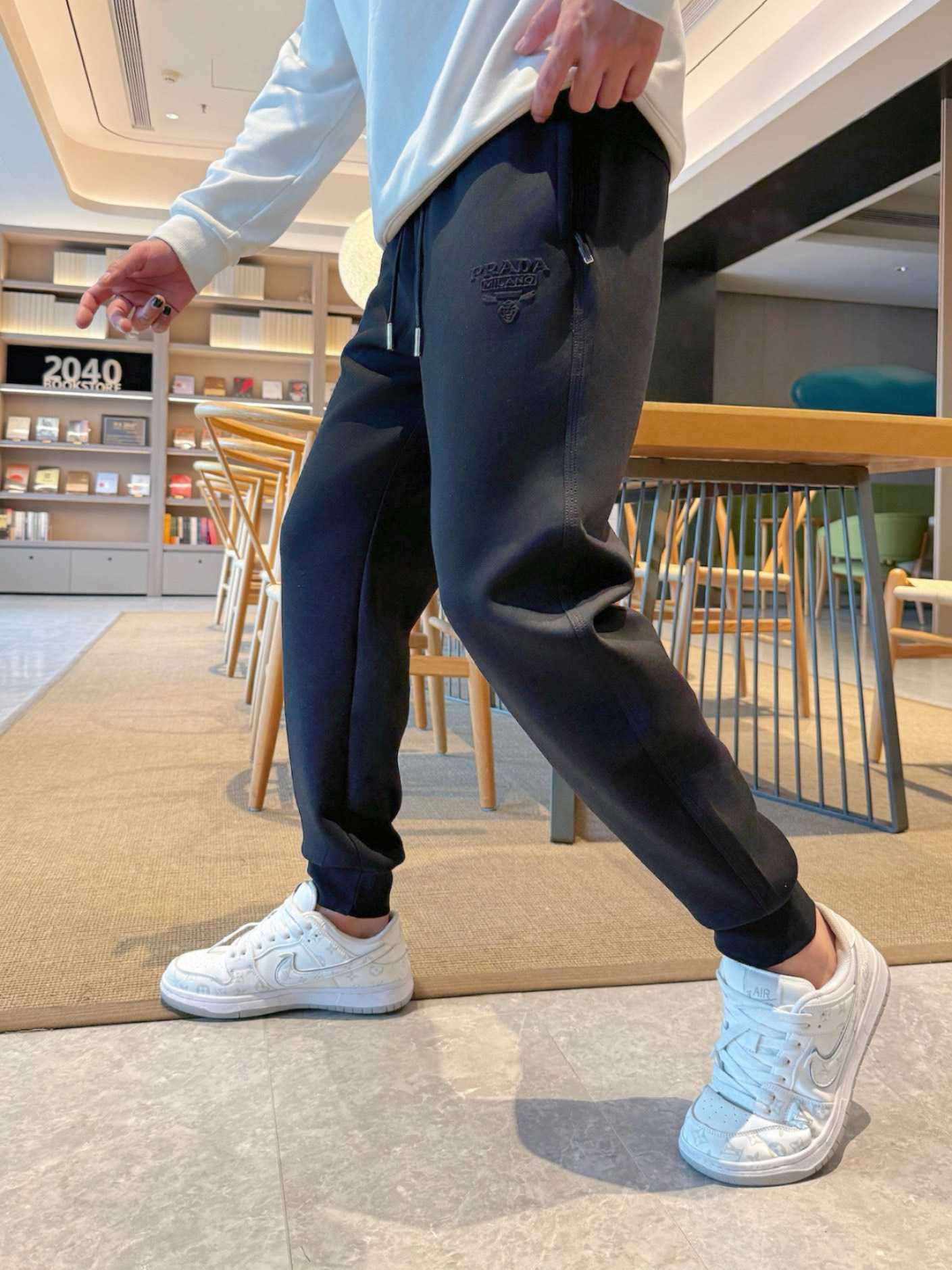 Prada Classic Logo Casual Pants - 2025 Fall/Winter Collection