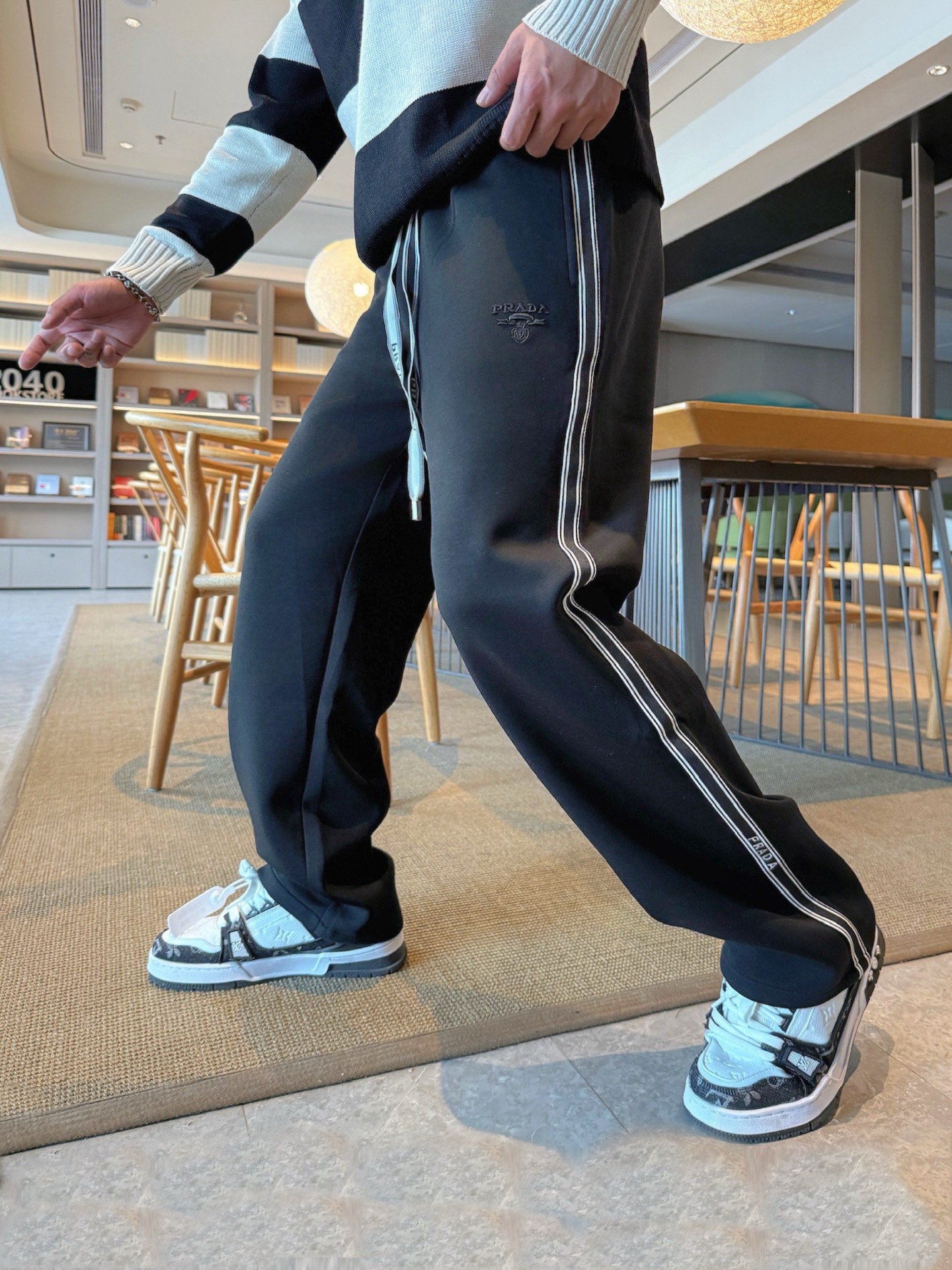 Prada 2025 Fall/Winter Classic Logo Black Casual Pants For Men