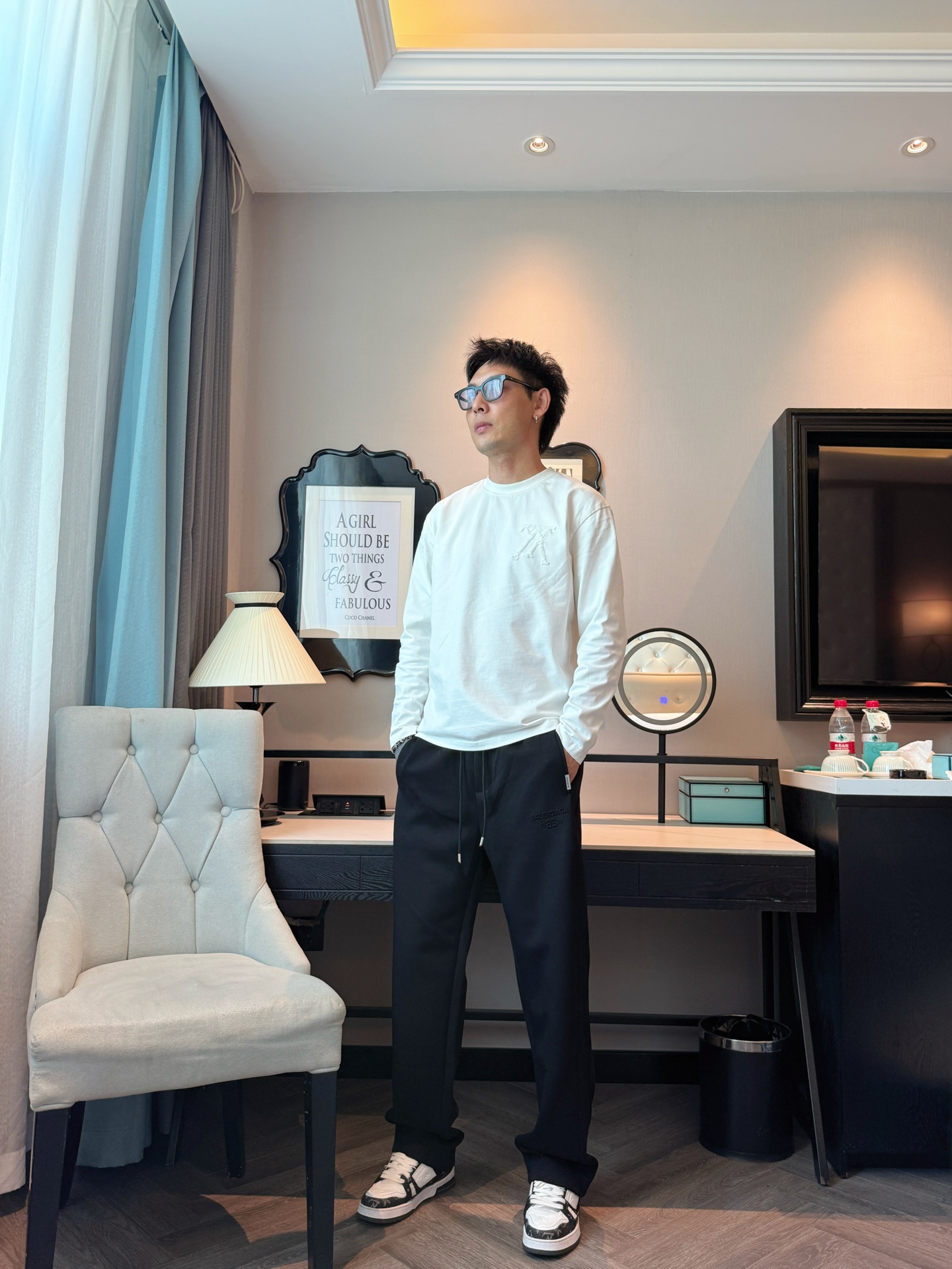 巴黎世家 顶级货品🐮 🆕2025秋冬新款休闲裤！官网同步发售。品牌经典LOGO休闲裤 ，定制面料，舒适度