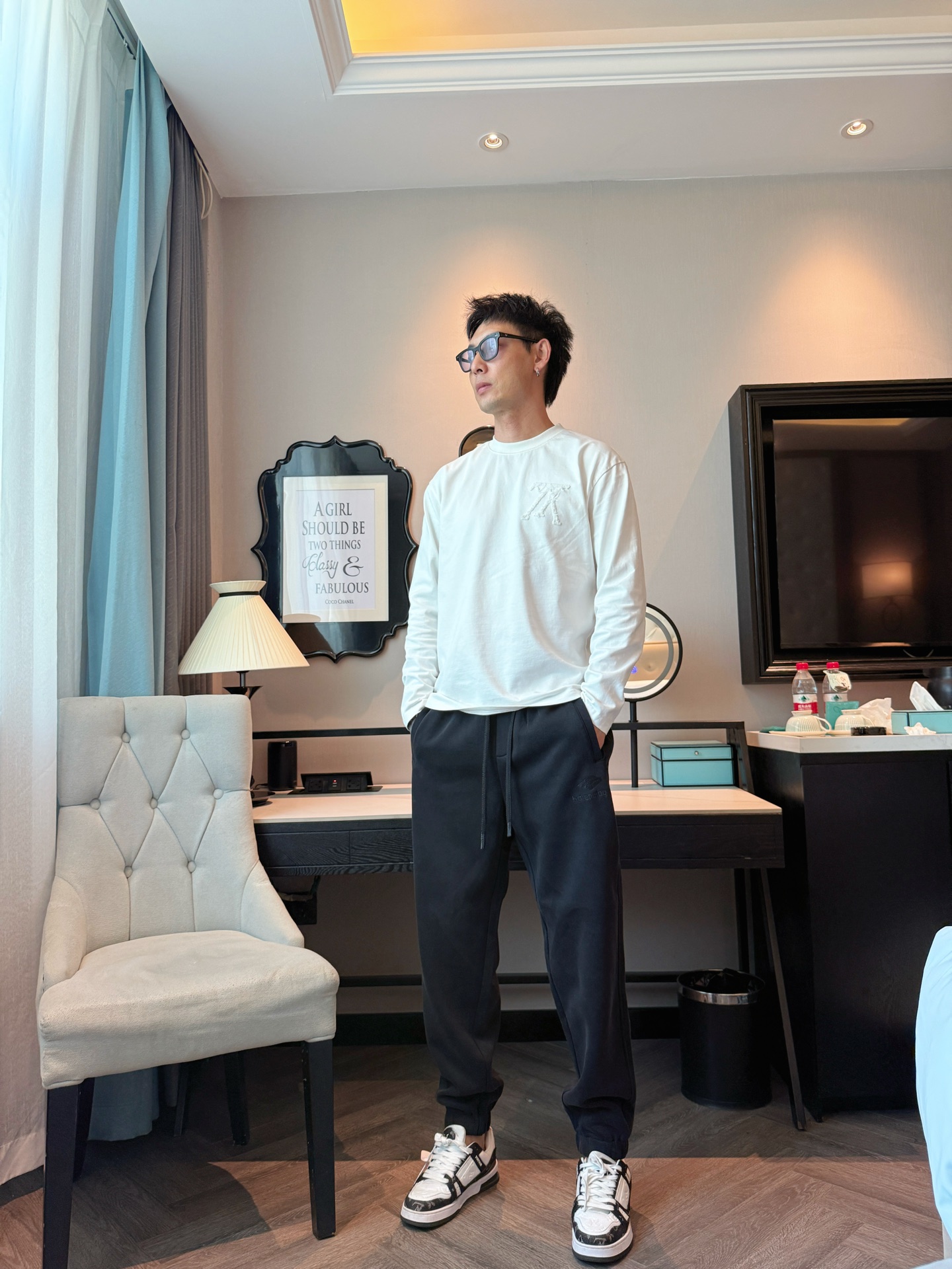 巴黎世家 顶级货品🐮 🆕2025秋冬新款休闲裤！官网同步发售。品牌经典LOGO休闲裤 ，定制面料，舒适度