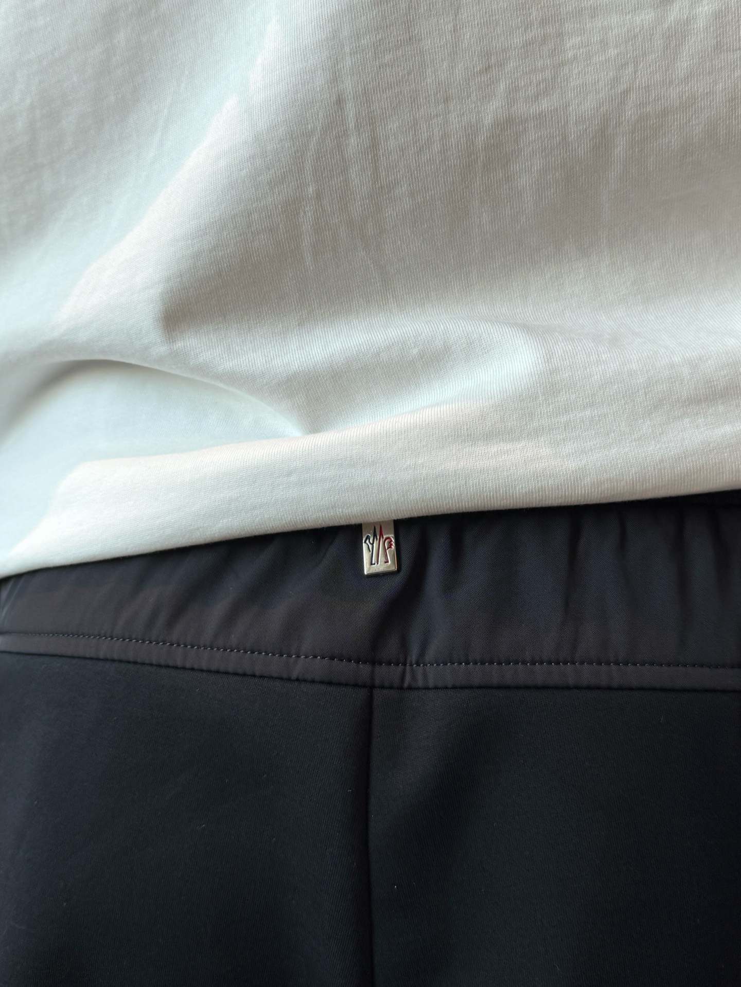 蒙口 顶级货品🐮 🆕2025秋冬新款休闲裤！官网同步发售。品牌经典LOGO休闲裤 ，定制面料，舒适度极好