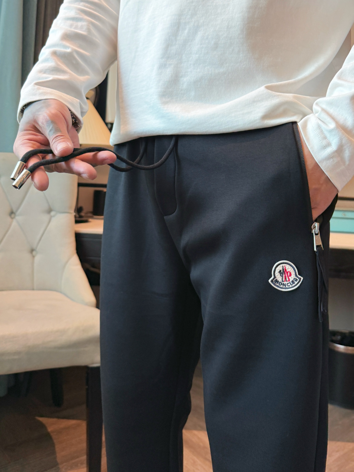 蒙口 顶级货品🐮 🆕2025秋冬新款休闲裤！官网同步发售。品牌经典LOGO休闲裤 ，定制面料，舒适度极好