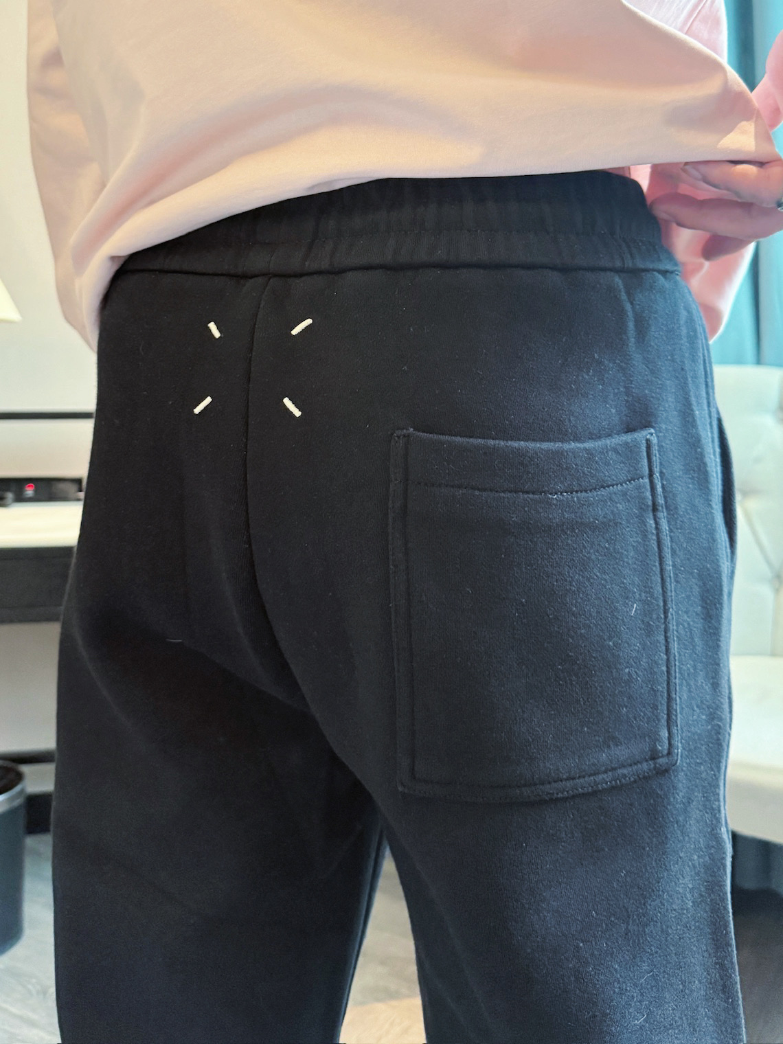 马吉拉 顶级货品🐮 🆕2025秋冬新款休闲裤！官网同步发售。品牌经典LOGO休闲裤 ，定制面料，舒适度极