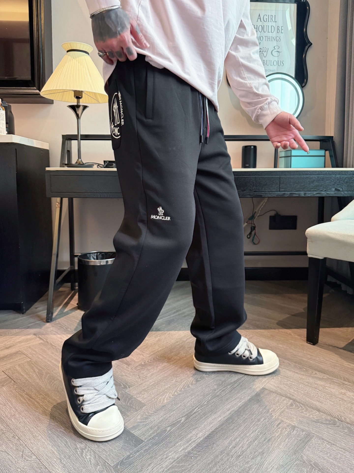 蒙口 顶级货品🐮 加厚款！🆕2025秋冬新款休闲裤！官网同步发售。品牌经典LOGO休闲裤 ，定制面料，舒