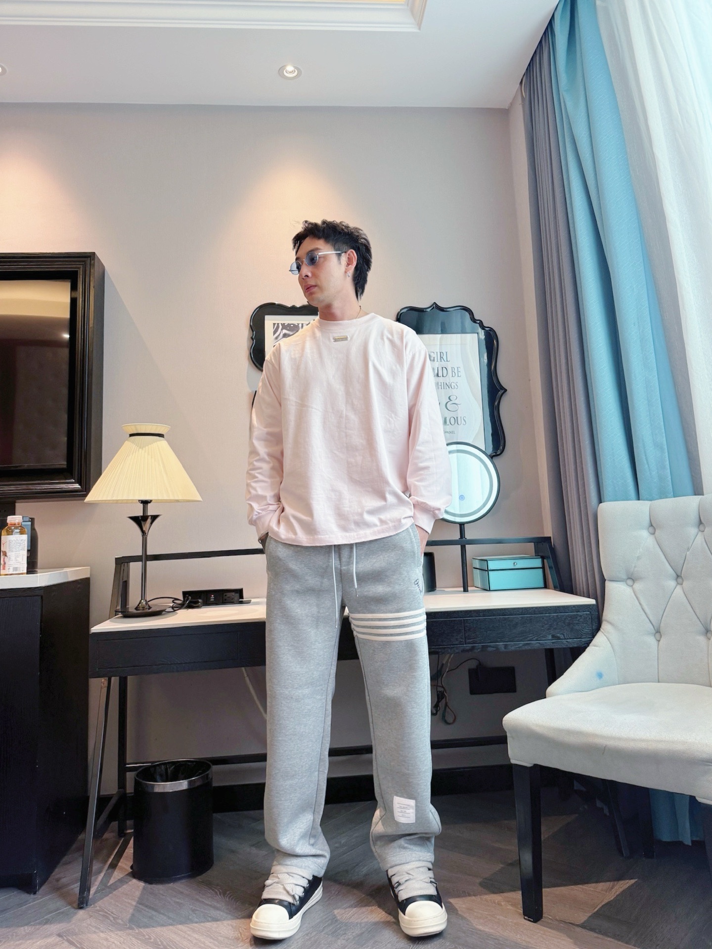 TB 顶级货品🐮 🆕2025秋冬新款休闲裤！官网同步发售。品牌经典LOGO休闲裤 ，定制面料，舒适度极好