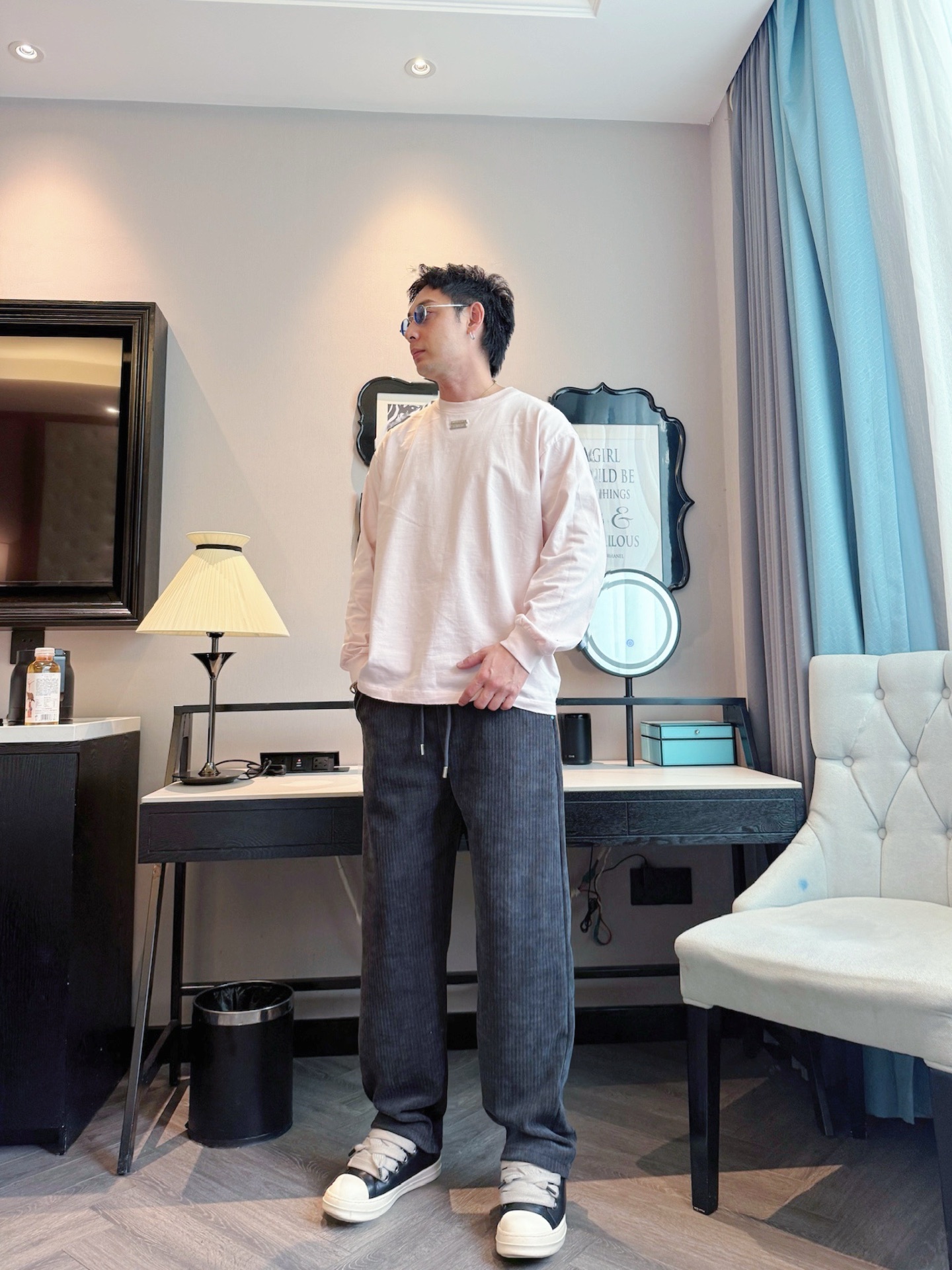 LV 顶级货品🐮 🆕2025秋冬新款休闲裤！官网同步发售。品牌经典LOGO休闲裤 ，定制面料，舒适度极好