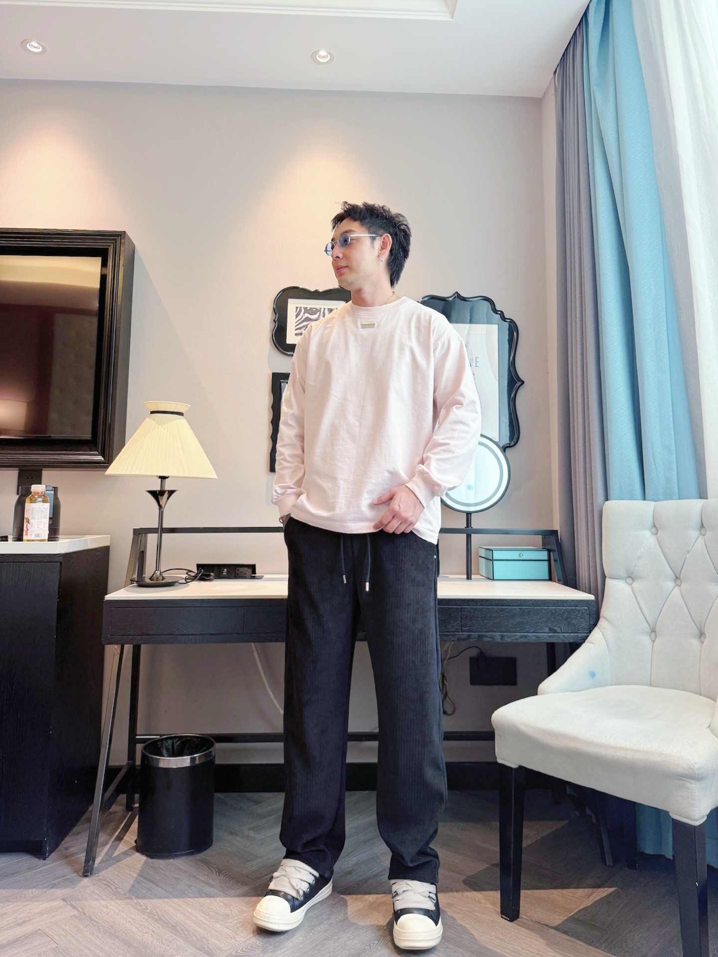 LV 顶级货品🐮 🆕2025秋冬新款休闲裤！官网同步发售。品牌经典LOGO休闲裤 ，定制面料，舒适度极好