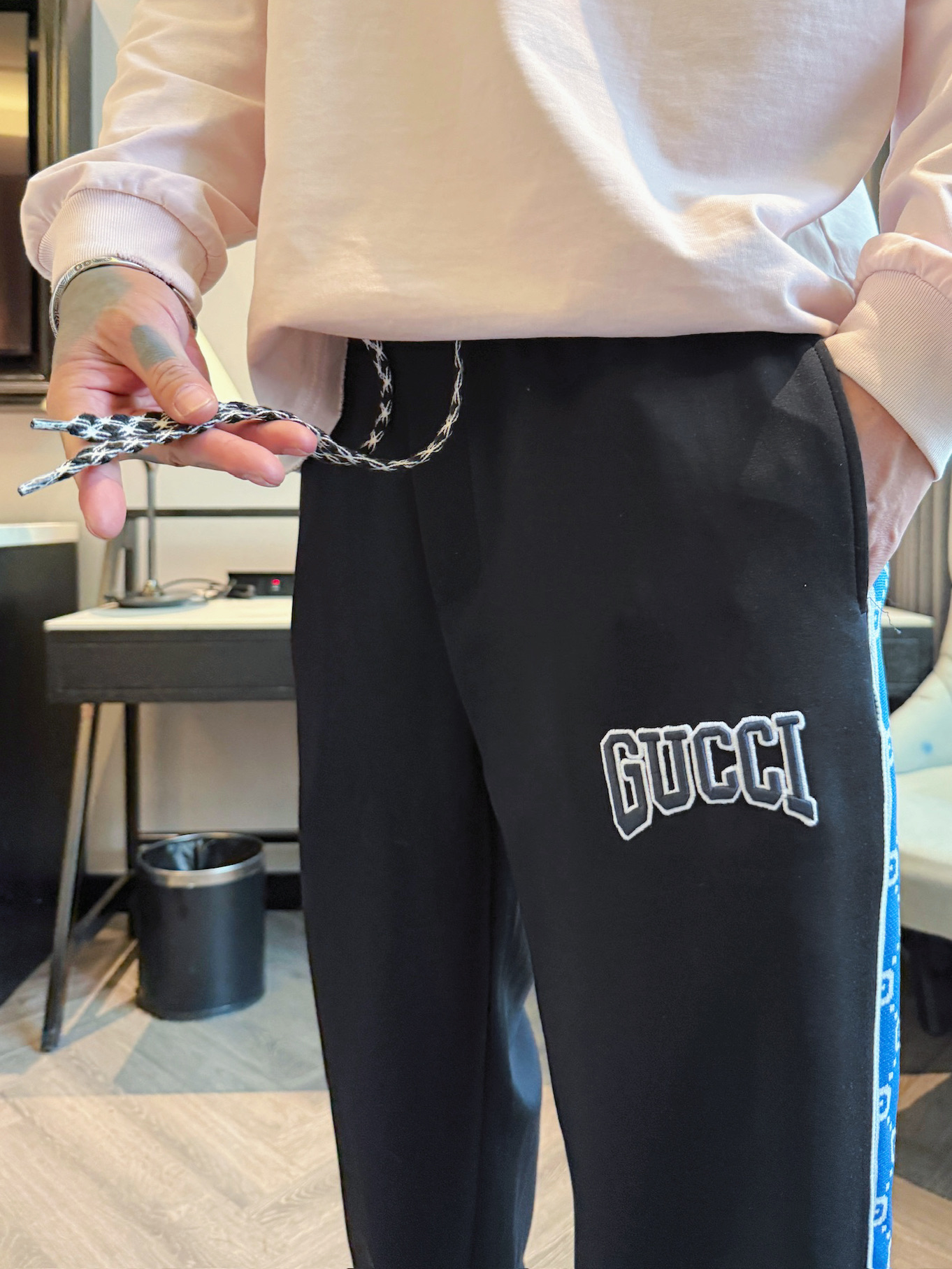 古奇 顶级货品🐮 🆕2025秋冬新款休闲裤！官网同步发售。品牌经典LOGO休闲裤 ，定制面料，舒适度极好