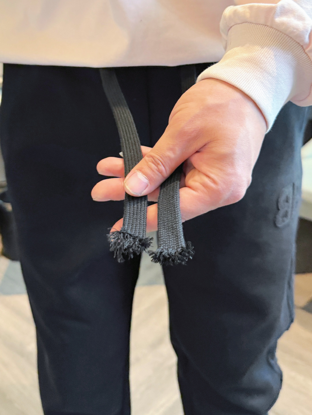 巴黎世家 顶级货品🐮 🆕2025秋冬新款休闲裤！官网同步发售。品牌经典LOGO休闲裤 ，定制面料，舒适度