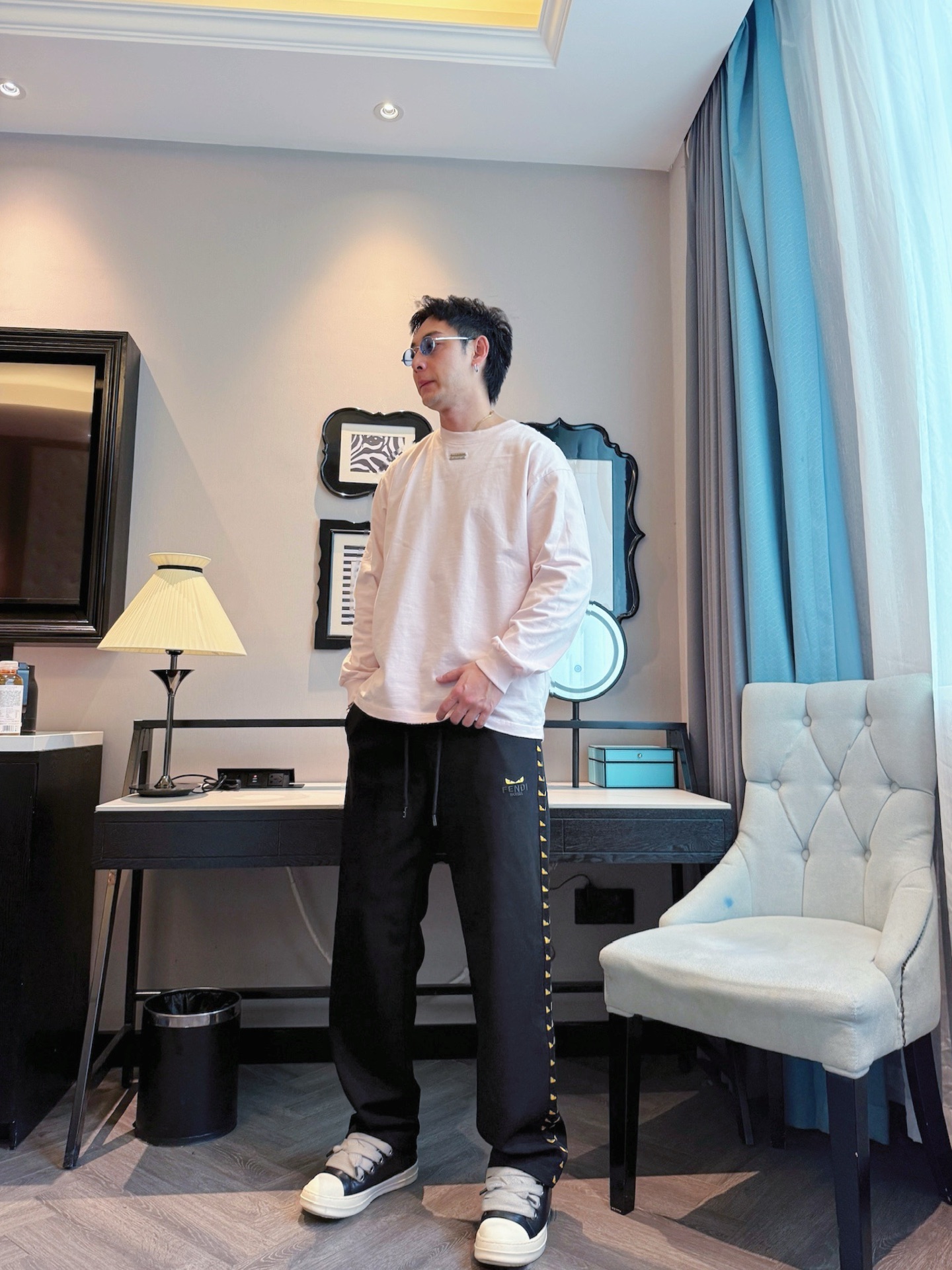 芬迪 顶级货品🐮 🆕2025秋冬新款休闲裤！官网同步发售。品牌经典LOGO休闲裤 ，定制面料，舒适度极好