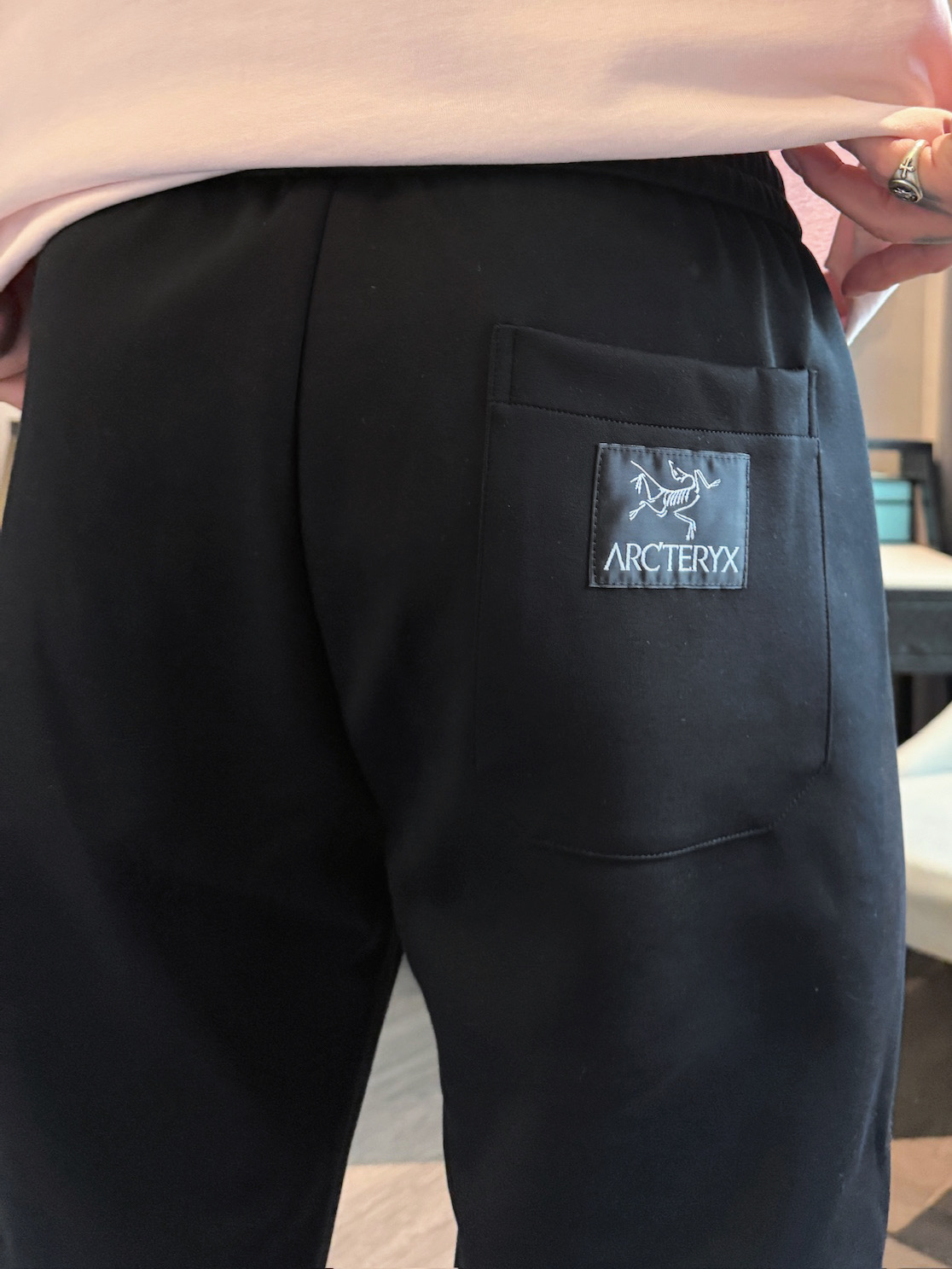 始祖鸟 顶级货品🐮 🆕2025秋冬新款休闲裤！官网同步发售。品牌经典LOGO休闲裤 ，定制面料，舒适度极