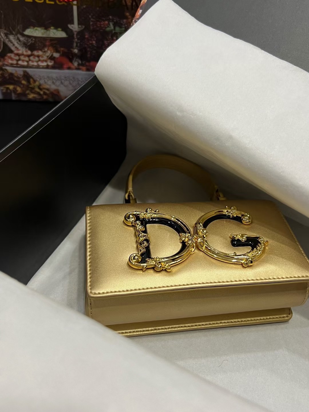 New💥Dolce & Gabban杜嘉班纳💫采用进口牛皮，品牌典范之作🌟现以全新精巧版本焕新呈现，可轻