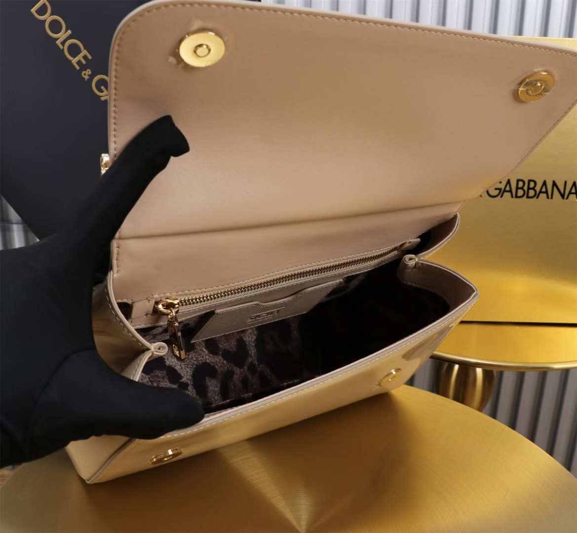 🔥Dolce & Gabban杜嘉班纳 💋（🔍手漆皮）颜色正㊣版型！经典款手提斜挎包系列 时尚界另一款铂