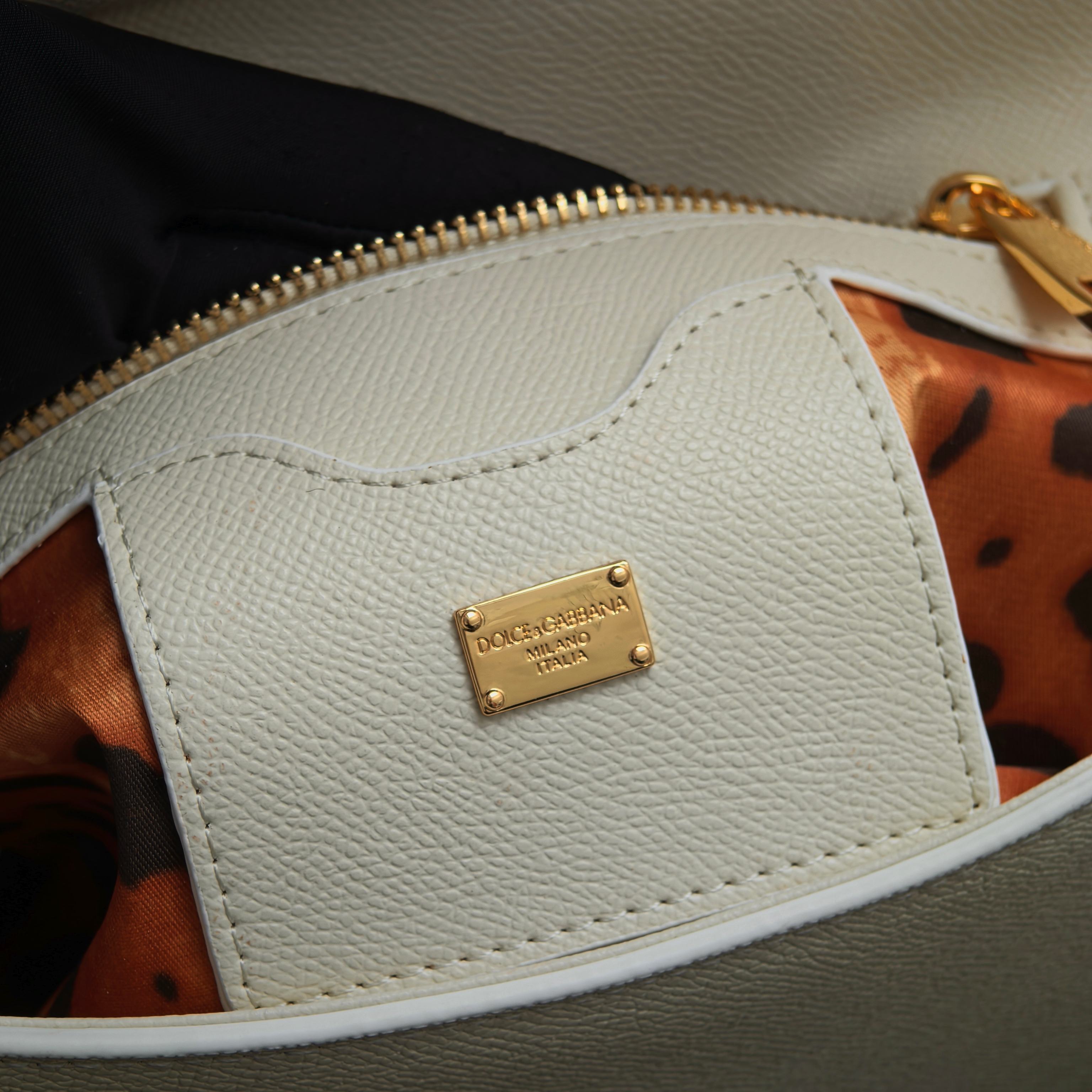 Dolce & Gabbana杜嘉班纳 👑时尚界一款铂金包👜每一次展现总有发热。 发光✨的亮点🎨 总让人