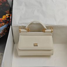 。Dolce & Gabban杜嘉班纳 💋(🔍BB6111# Sicily 100%正㊣版复制!品牌典范 。Dolce & Gabban杜嘉班纳 💋(🔍BB6111# Sicily 100%正㊣版复制!品牌典范