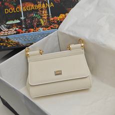 。Dolce & Gabban杜嘉班纳 💋(🔍BB6111# Sicily 100%正㊣版复制!品牌典范 。Dolce & Gabban杜嘉班纳 💋(🔍BB6111# Sicily 100%正㊣版复制!品牌典范