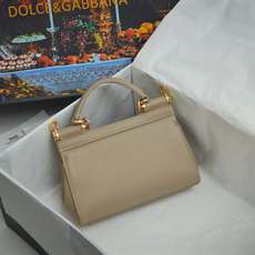 。Dolce & Gabban杜嘉班纳 💋(🔍BB6111# Sicily 100%正㊣版复制!品牌典范 。Dolce & Gabban杜嘉班纳 💋(🔍BB6111# Sicily 100%正㊣版复制!品牌典范