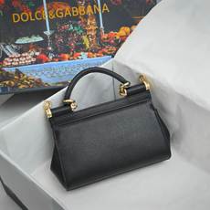 。Dolce & Gabban杜嘉班纳 💋(🔍BB6111# Sicily 100%正㊣版复制!品牌典范 。Dolce & Gabban杜嘉班纳 💋(🔍BB6111# Sicily 100%正㊣版复制!品牌典范