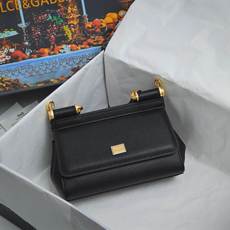 。Dolce & Gabban杜嘉班纳 💋(🔍BB6111# Sicily 100%正㊣版复制!品牌典范 。Dolce & Gabban杜嘉班纳 💋(🔍BB6111# Sicily 100%正㊣版复制!品牌典范