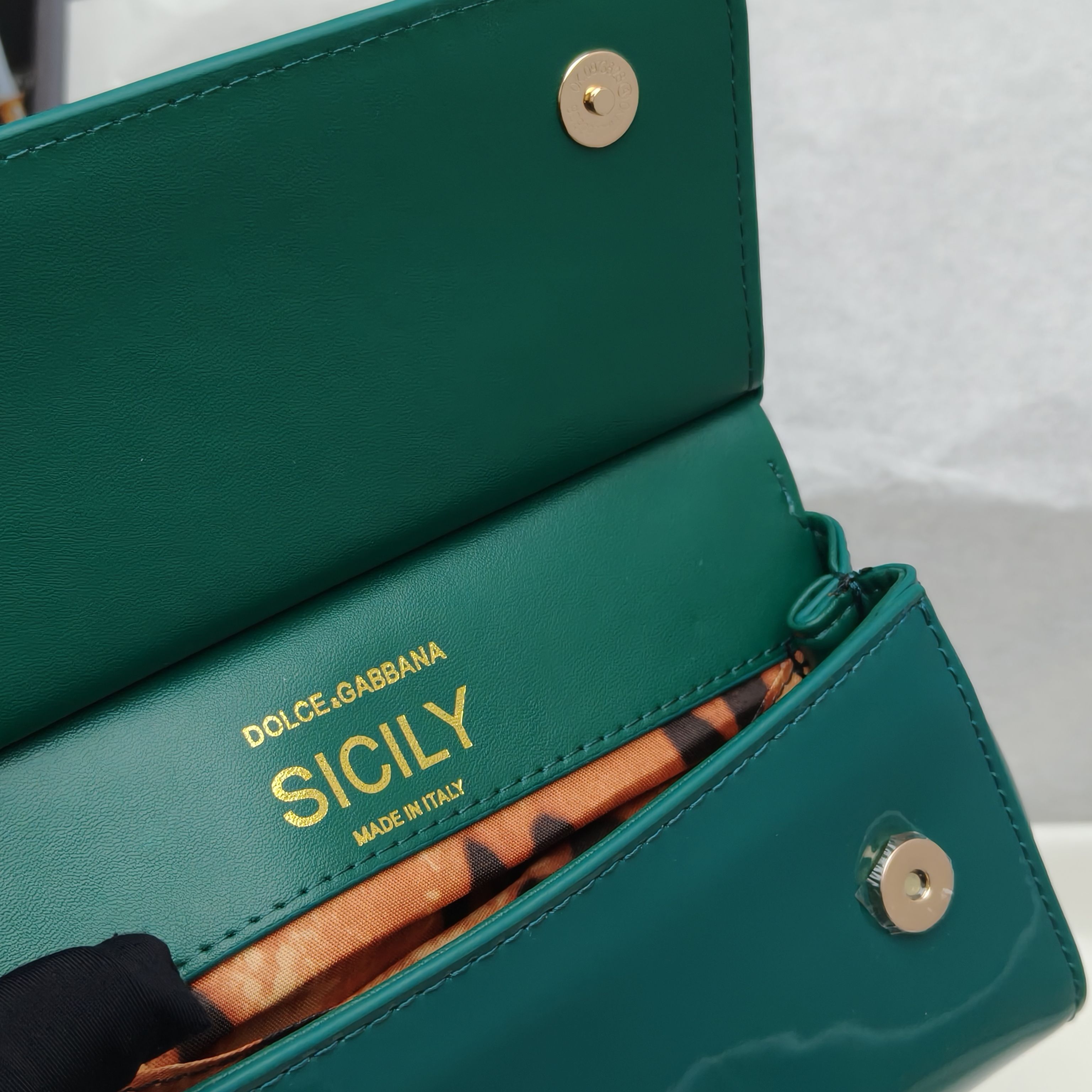 🔥Dolce & Gabban杜嘉班纳 💋（🔍手漆皮）颜色正㊣版型！经典款手提斜挎包系列 时尚界另一款铂