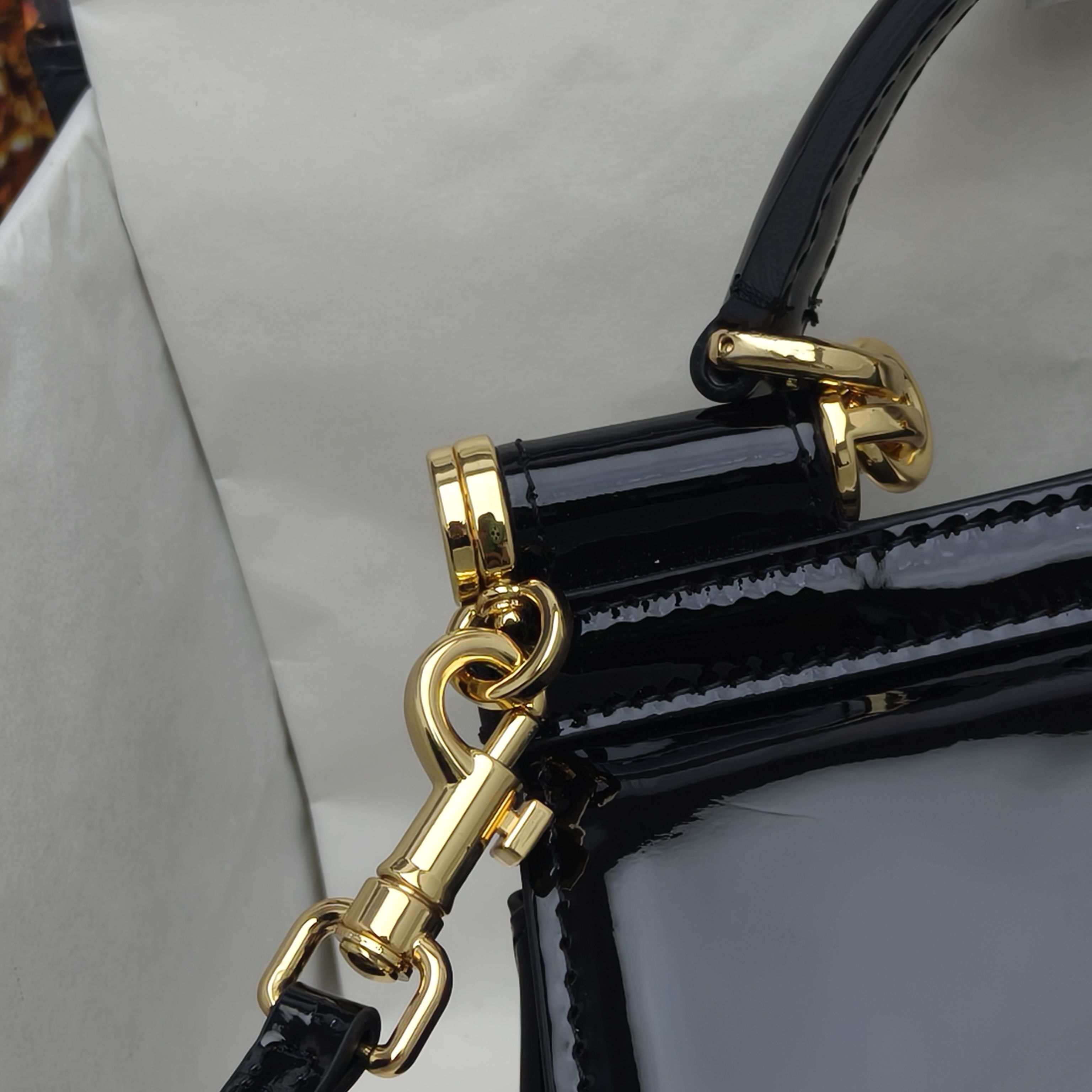 🔥Dolce & Gabban杜嘉班纳 💋（🔍手漆皮）颜色正㊣版型！经典款手提斜挎包系列 时尚界另一款铂