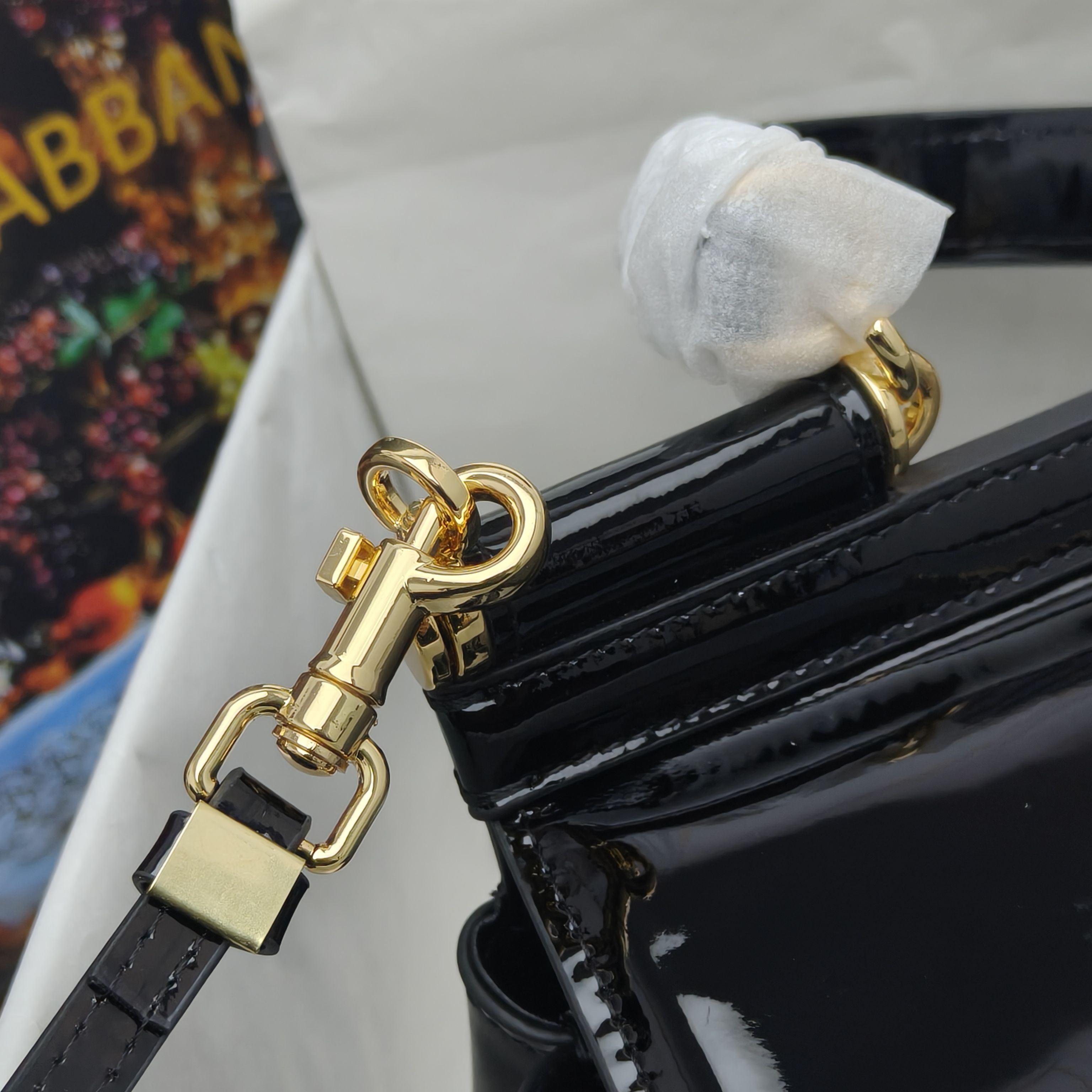 🔥Dolce & Gabban杜嘉班纳 💋（🔍手漆皮）颜色正㊣版型！经典款手提斜挎包系列 时尚界另一款铂