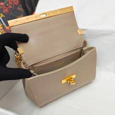 ๏ผๅๅท๐2218๏ผNew๐ฅDolce & Gabbana ๆๅ็ญ็บณ ๆๆๅ่ฉๆๆๅ
๐็ฌ็น็ๆ่ฝฌ้๐ไฝ็ฐๅบ ๏ผๅๅท๐2218๏ผNew๐ฅDolce & Gabbana ๆๅ็ญ็บณ ๆๆๅ่ฉๆๆๅ
๐็ฌ็น็ๆ่ฝฌ้๐ไฝ็ฐๅบ