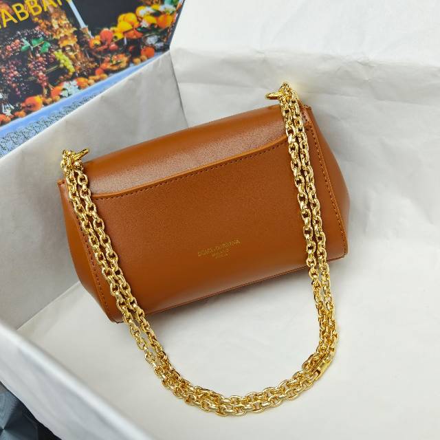 （型号🔍2218）New💥Dolce & Gabbana 杜嘉班纳 手提单肩斜挎包😍独特的旋转锁🔒体现出