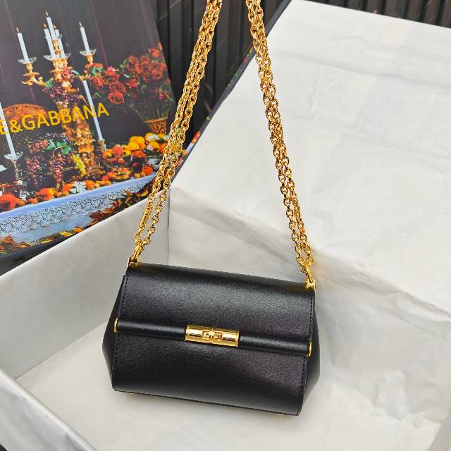 （型号🔍2218）New💥Dolce & Gabbana 杜嘉班纳 手提单肩斜挎包😍独特的旋转锁🔒体现出
