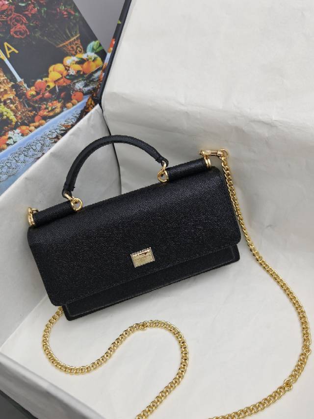 （型号🔍1086#）New💥Dolce & Gabbana 杜嘉班纳进口牛皮😍链条手提斜挎包✨正面翻盖采