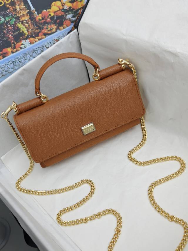 （型号🔍1086#）New💥Dolce & Gabbana 杜嘉班纳进口牛皮😍链条手提斜挎包✨正面翻盖采