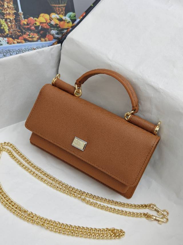 （型号🔍1086#）New💥Dolce & Gabbana 杜嘉班纳进口牛皮😍链条手提斜挎包✨正面翻盖采