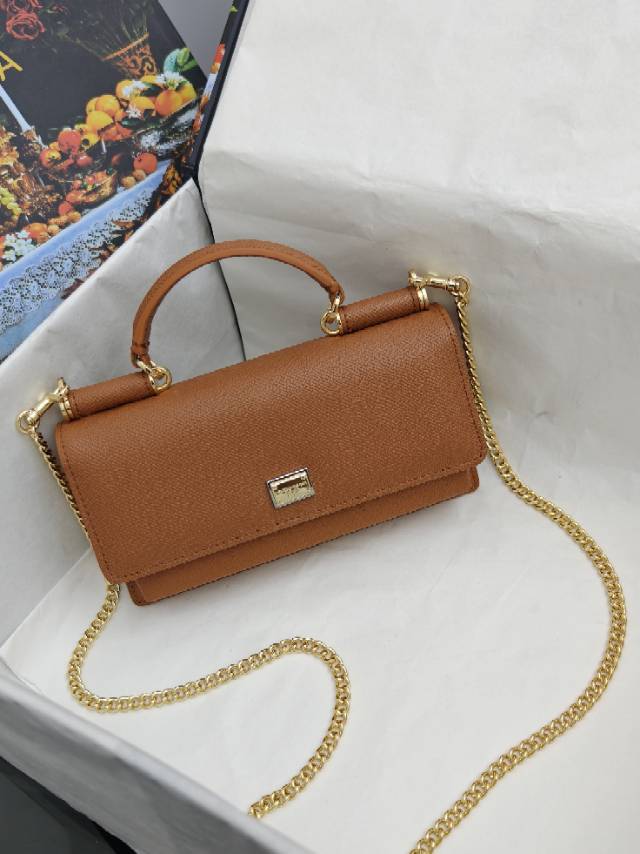 （型号🔍1086#）New💥Dolce & Gabbana 杜嘉班纳进口牛皮😍链条手提斜挎包✨正面翻盖采