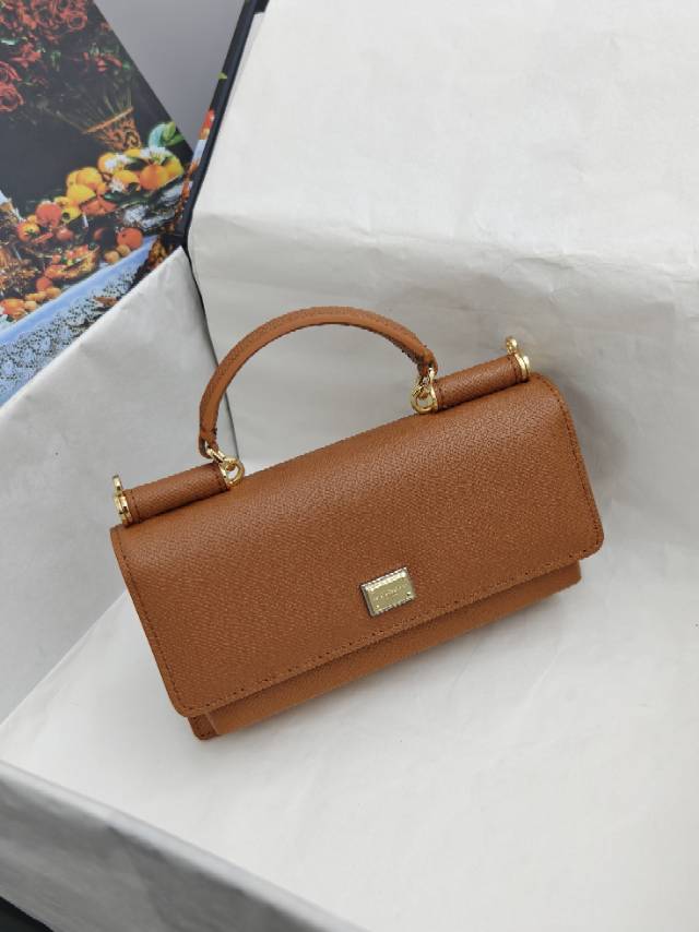 （型号🔍1086#）New💥Dolce & Gabbana 杜嘉班纳进口牛皮😍链条手提斜挎包✨正面翻盖采