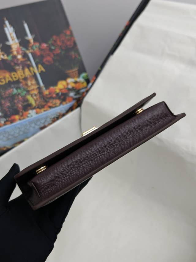 （型号🔍1086#）New💥Dolce & Gabbana 杜嘉班纳进口牛皮😍链条手提斜挎包✨正面翻盖采