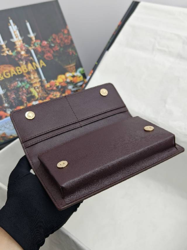 （型号🔍1086#）New💥Dolce & Gabbana 杜嘉班纳进口牛皮😍链条手提斜挎包✨正面翻盖采