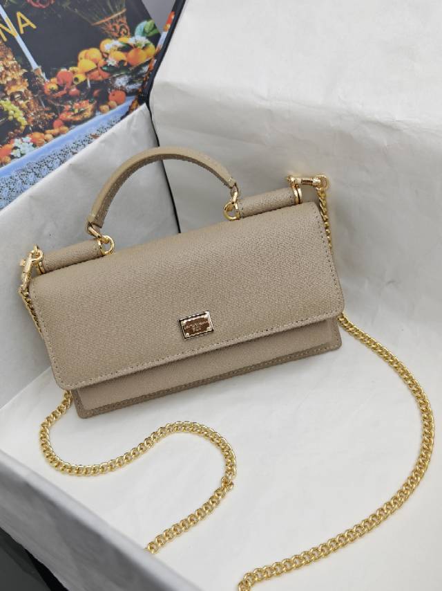 （型号🔍1086#）New💥Dolce & Gabbana 杜嘉班纳进口牛皮😍链条手提斜挎包✨正面翻盖采