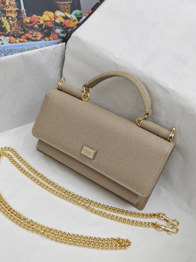 （型号🔍1086#）New💥Dolce & Gabbana 杜嘉班纳进口牛皮😍链条手提斜挎包✨正面翻盖采