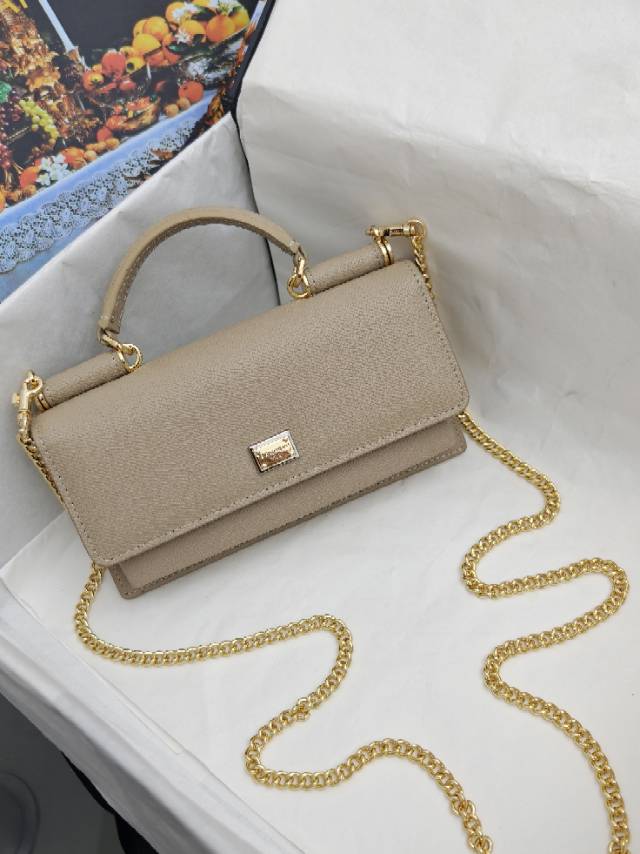 （型号🔍1086#）New💥Dolce & Gabbana 杜嘉班纳进口牛皮😍链条手提斜挎包✨正面翻盖采